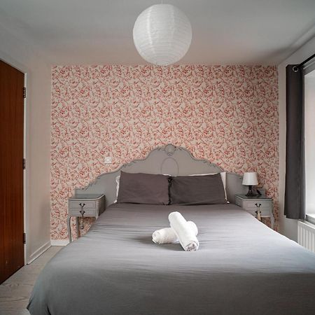 3 Bedroom Central Apartment In Belfast City Centre ภายนอก รูปภาพ