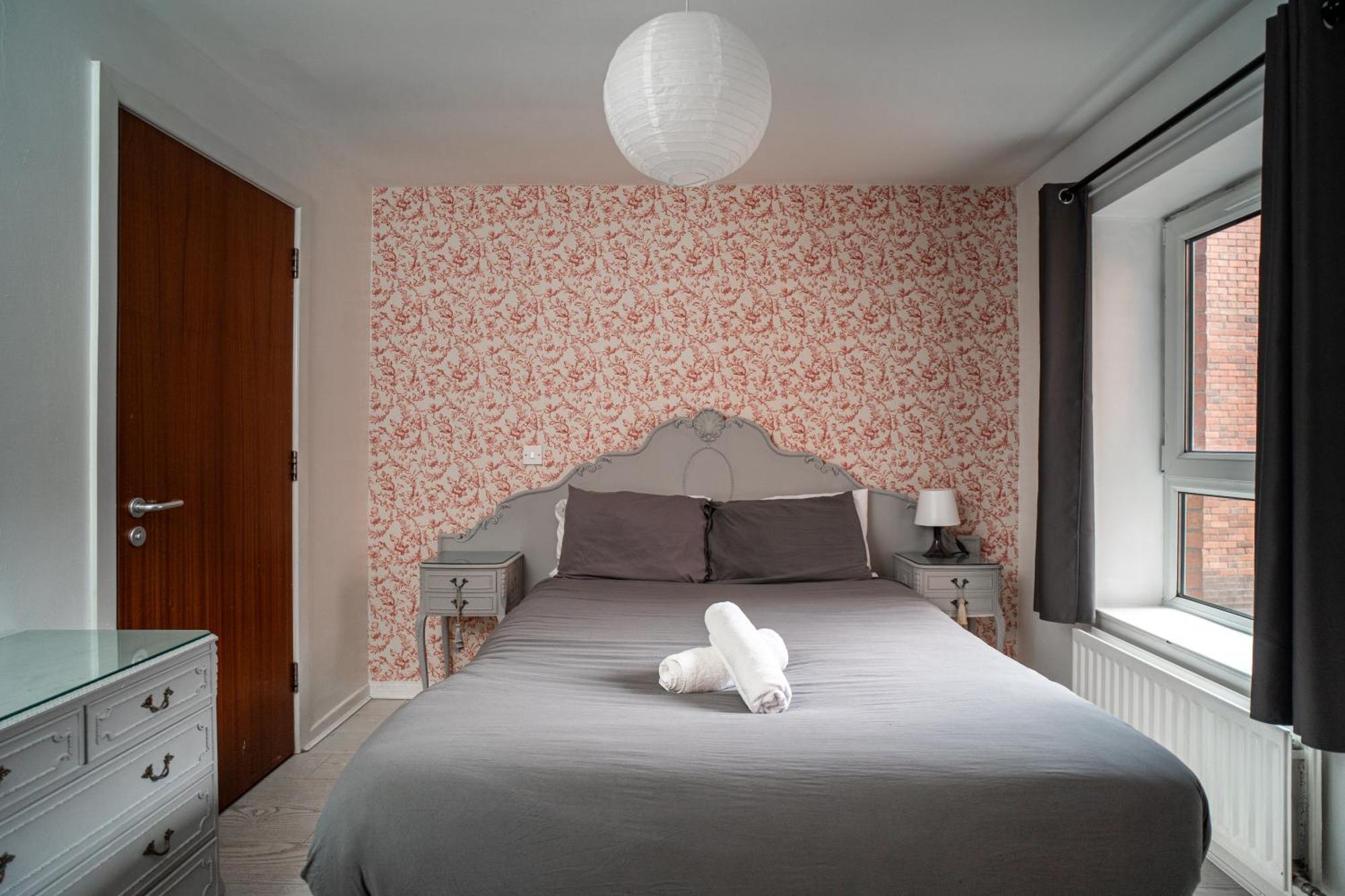 3 Bedroom Central Apartment In Belfast City Centre ภายนอก รูปภาพ