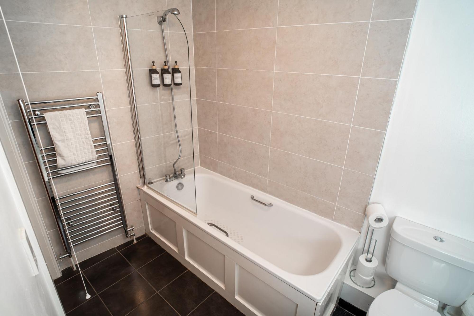 3 Bedroom Central Apartment In Belfast City Centre ภายนอก รูปภาพ